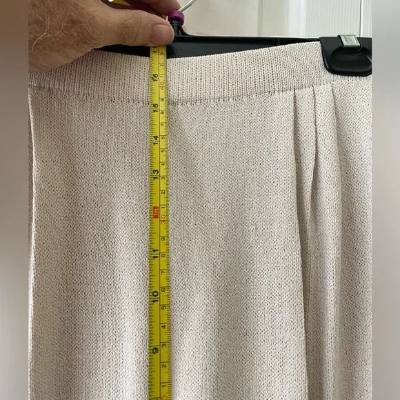 St. John 2 Piece Knit Cardigan Pant Set Sz4/6 - Picture 10 of 16